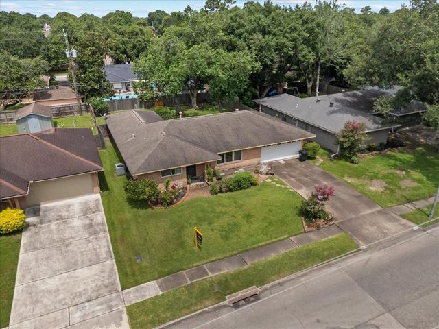 11518 Mullins Drive, Houston, TX 77035