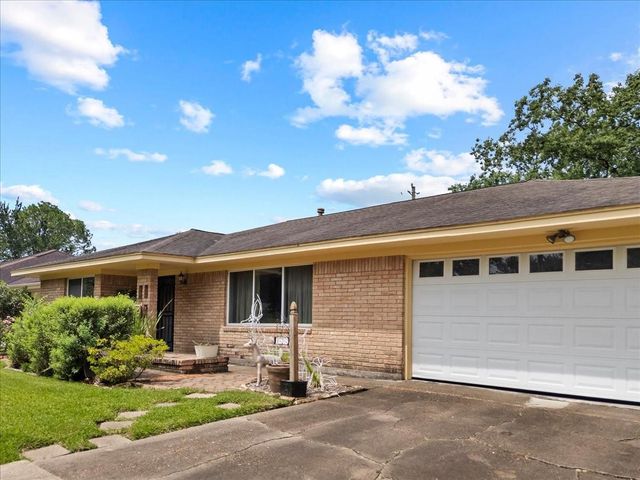11518 Mullins Drive, Houston, TX 77035