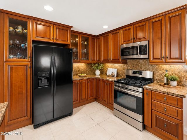 11138 Collett Avenue, Granada Hills, CA 91344