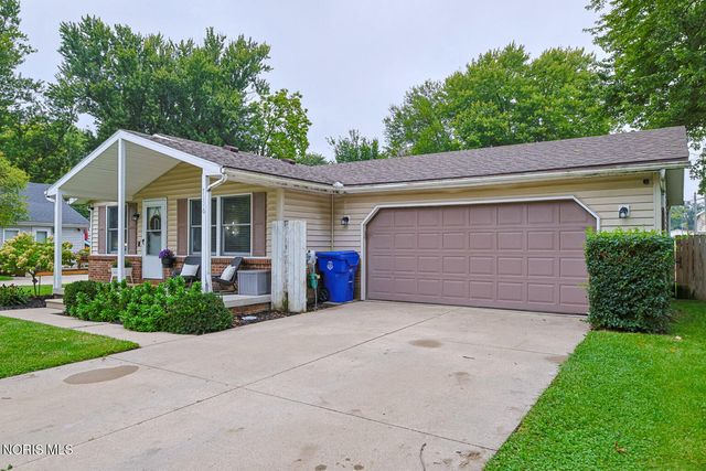 7116 Hall Street, Holland, OH 43528