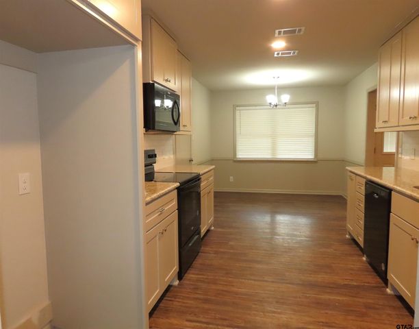 3618 Silverwood, Tyler, TX 75701