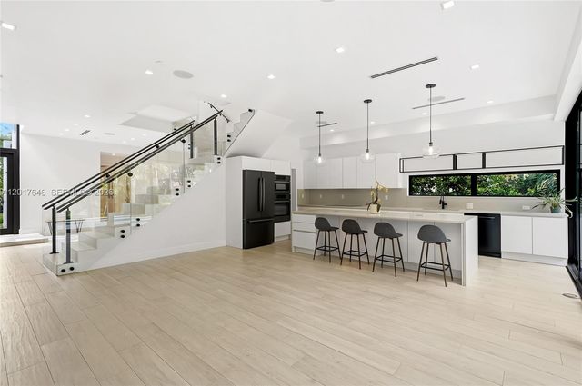 1311 Bay Dr, Miami Beach, FL 33141