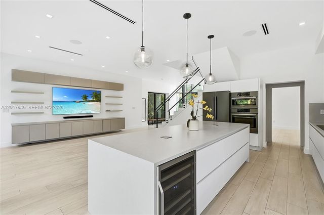 1311 Bay Dr, Miami Beach, FL 33141