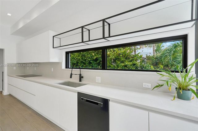 1311 Bay Dr, Miami Beach, FL 33141