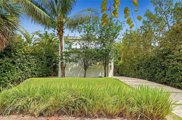 1311 Bay Dr, Miami Beach, FL 33141