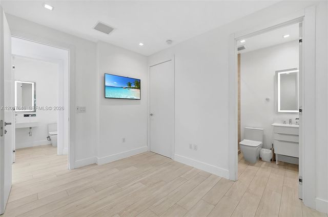 1311 Bay Dr, Miami Beach, FL 33141