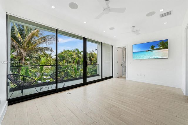 1311 Bay Dr, Miami Beach, FL 33141