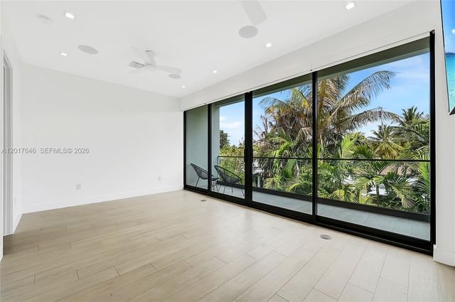 1311 Bay Dr, Miami Beach, FL 33141