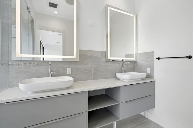 1311 Bay Dr, Miami Beach, FL 33141