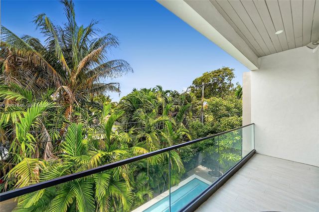 1311 Bay Dr, Miami Beach, FL 33141