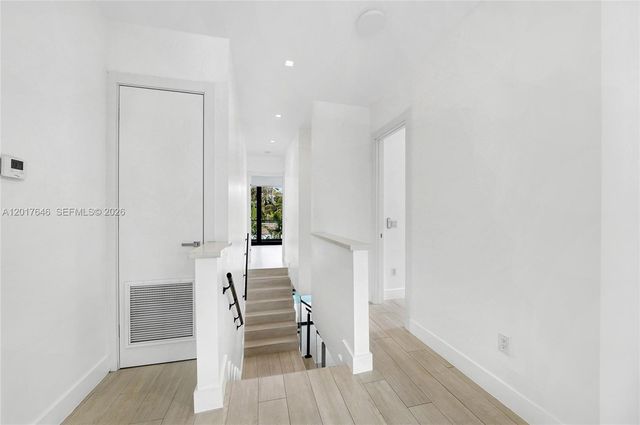 1311 Bay Dr, Miami Beach, FL 33141