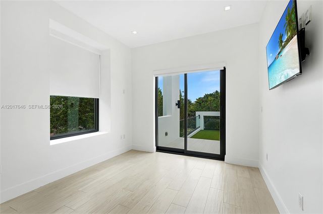 1311 Bay Dr, Miami Beach, FL 33141