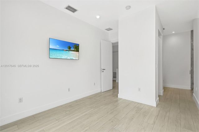 1311 Bay Dr, Miami Beach, FL 33141