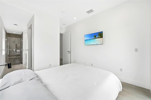 1311 Bay Dr, Miami Beach, FL 33141