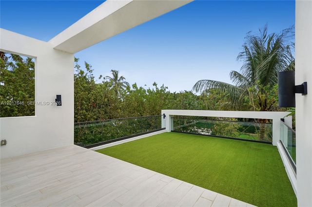 1311 Bay Dr, Miami Beach, FL 33141