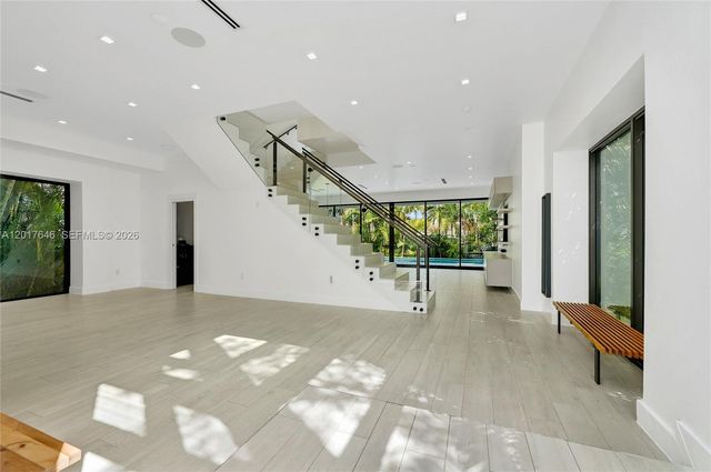 1311 Bay Dr, Miami Beach, FL 33141