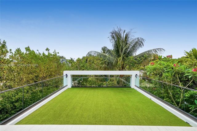 1311 Bay Dr, Miami Beach, FL 33141