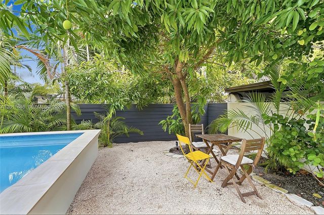 1311 Bay Dr, Miami Beach, FL 33141