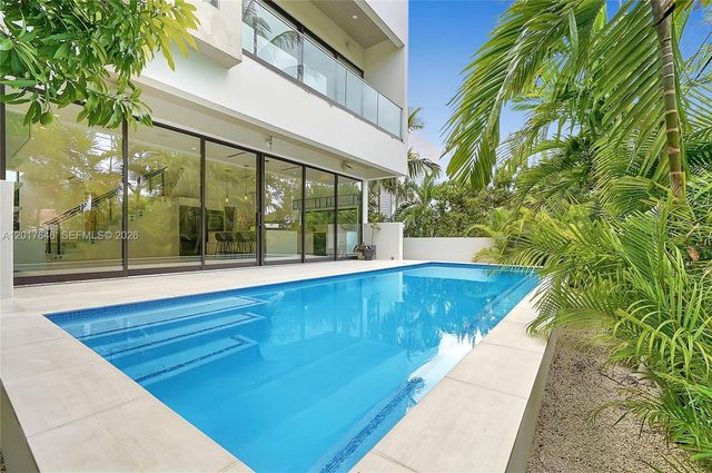 1311 Bay Dr, Miami Beach, FL 33141