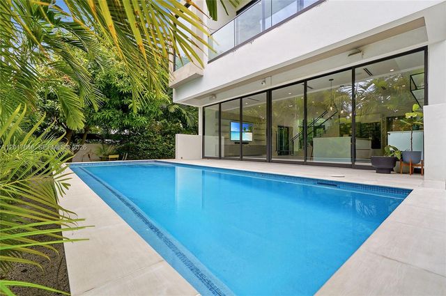 1311 Bay Dr, Miami Beach, FL 33141