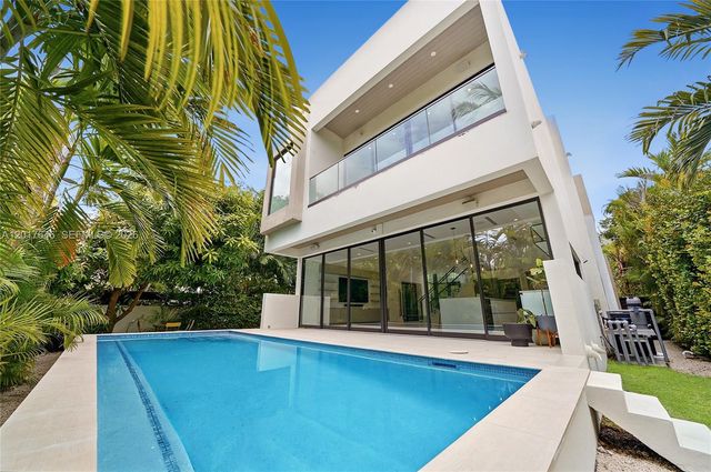 1311 Bay Dr, Miami Beach, FL 33141