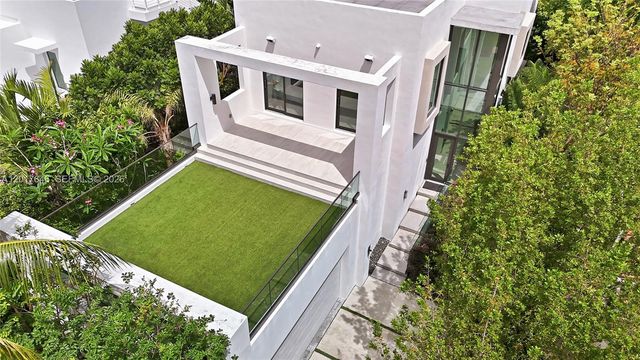 1311 Bay Dr, Miami Beach, FL 33141