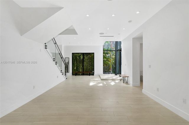 1311 Bay Dr, Miami Beach, FL 33141