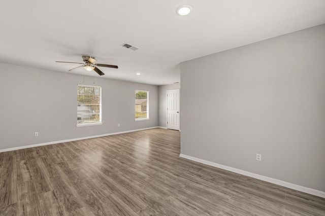 44 Sharmont Dr, Hattiesburg, MS 39402