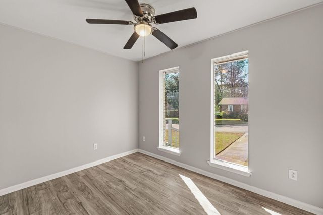 44 Sharmont Dr, Hattiesburg, MS 39402