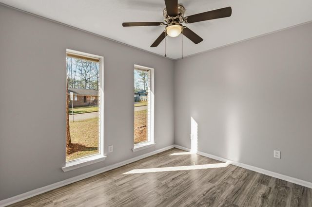 44 Sharmont Dr, Hattiesburg, MS 39402