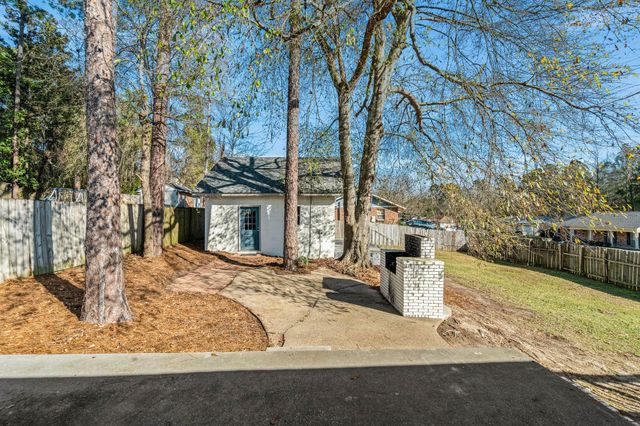 44 Sharmont Dr, Hattiesburg, MS 39402