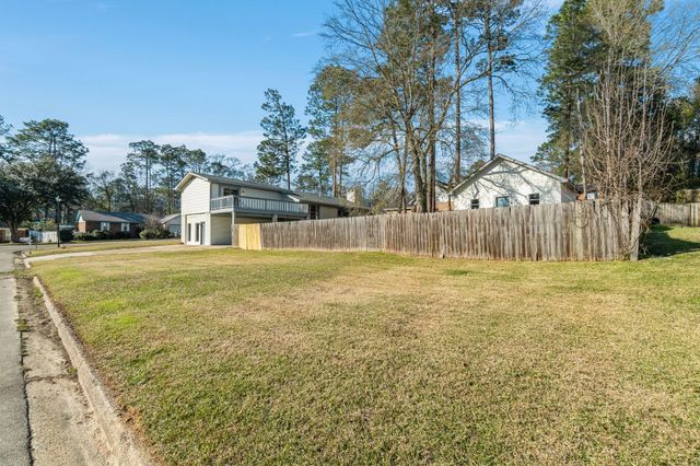 44 Sharmont Dr, Hattiesburg, MS 39402