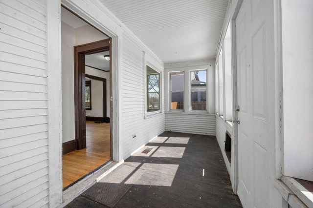 909 Saint Anthony Avenue, Saint Paul, MN 55104