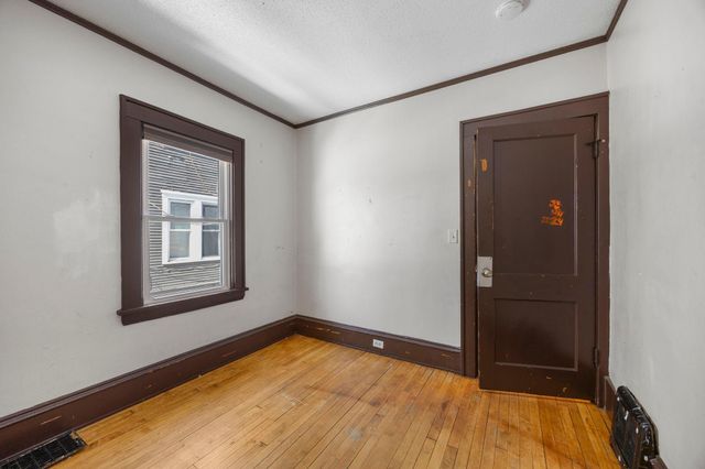 909 Saint Anthony Avenue, Saint Paul, MN 55104