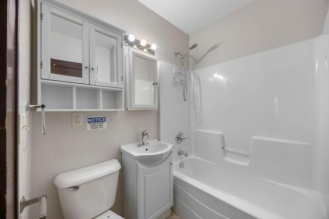 909 Saint Anthony Avenue, Saint Paul, MN 55104