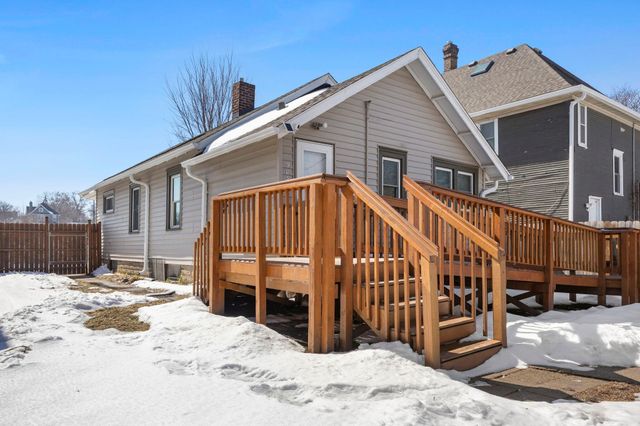 909 Saint Anthony Avenue, Saint Paul, MN 55104