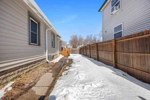 909 Saint Anthony Avenue, Saint Paul, MN 55104