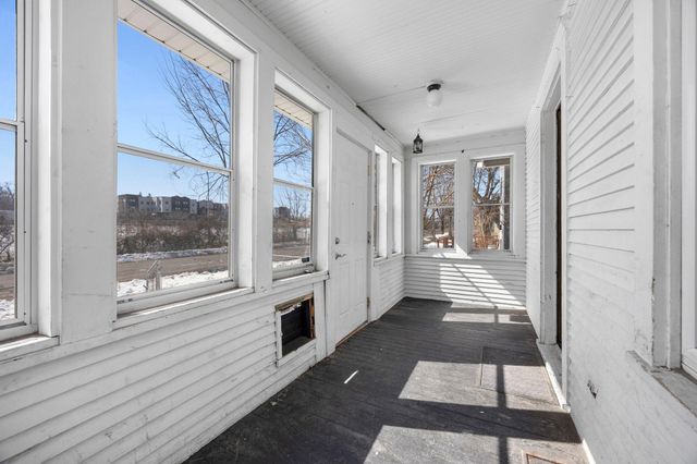 909 Saint Anthony Avenue, Saint Paul, MN 55104