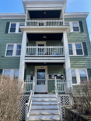 700 Metropolitan Ave 3R, Boston, MA 02136