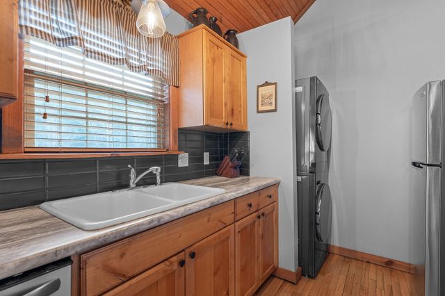 28 Stepping Stone Way, Branson West, MO 65737