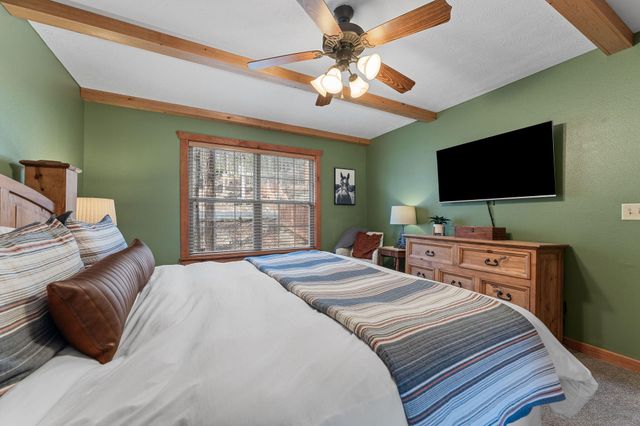 28 Stepping Stone Way, Branson West, MO 65737