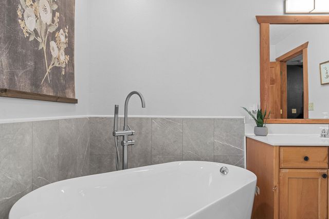 28 Stepping Stone Way, Branson West, MO 65737