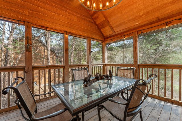 28 Stepping Stone Way, Branson West, MO 65737
