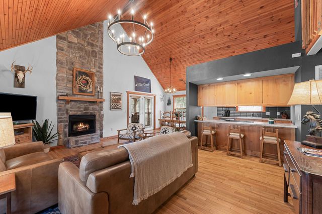 28 Stepping Stone Way, Branson West, MO 65737