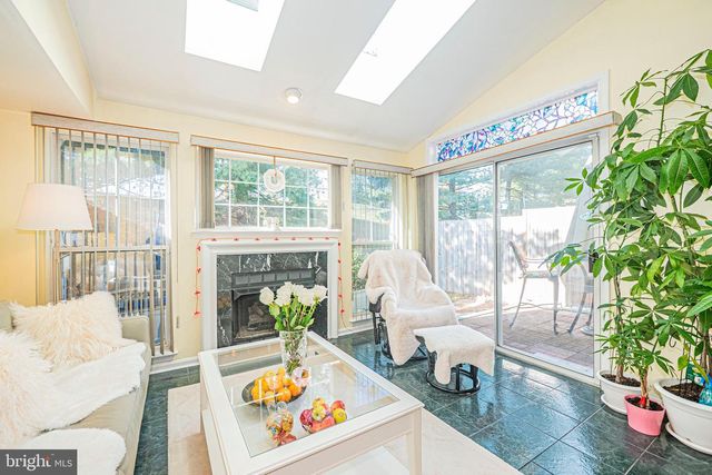 44186 SHADY GLEN TER, Ashburn, VA 20147