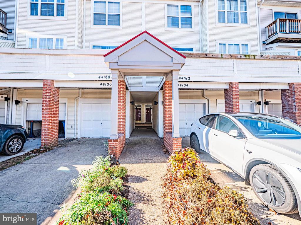 44186 SHADY GLEN TER, Ashburn, VA 20147