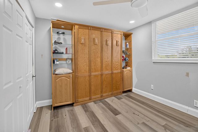 689 NE 6th Court 4030, Boynton Beach, FL 33435