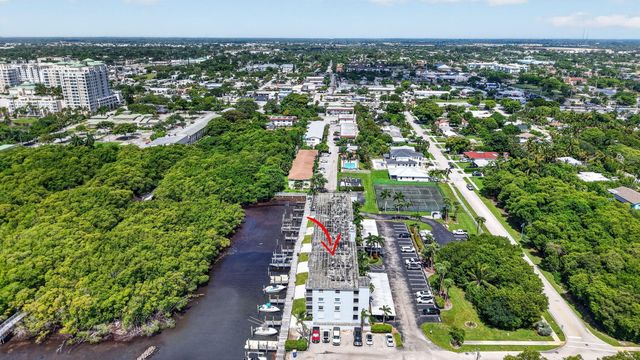 689 NE 6th Court 4030, Boynton Beach, FL 33435