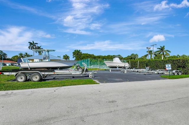 689 NE 6th Court 4030, Boynton Beach, FL 33435