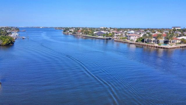 689 NE 6th Court 4030, Boynton Beach, FL 33435